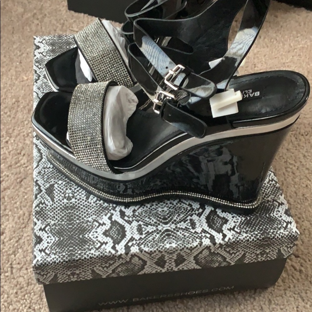 Shoe’s - Picture 6 of 6